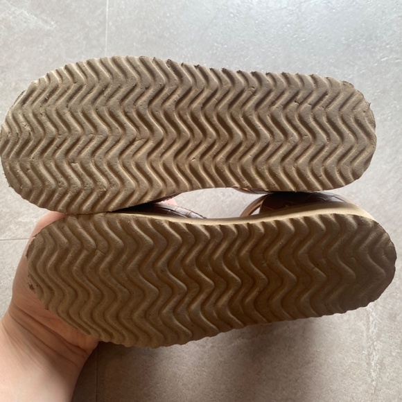 Size 10 Old Navy Toddler Shoes - Picture 4 of 4